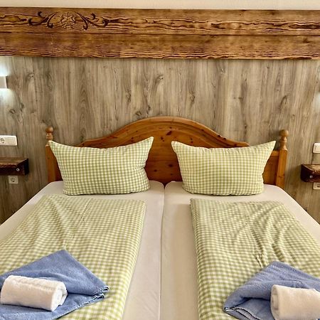 Gasthof Loewen Пфронтен Экстерьер фото